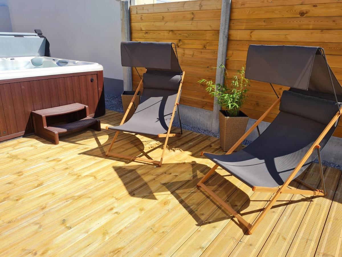 A Fleur De Spa : Maison Chaleureuse Avec Spa Privatif Et Billard. Coulogne Bagian luar foto